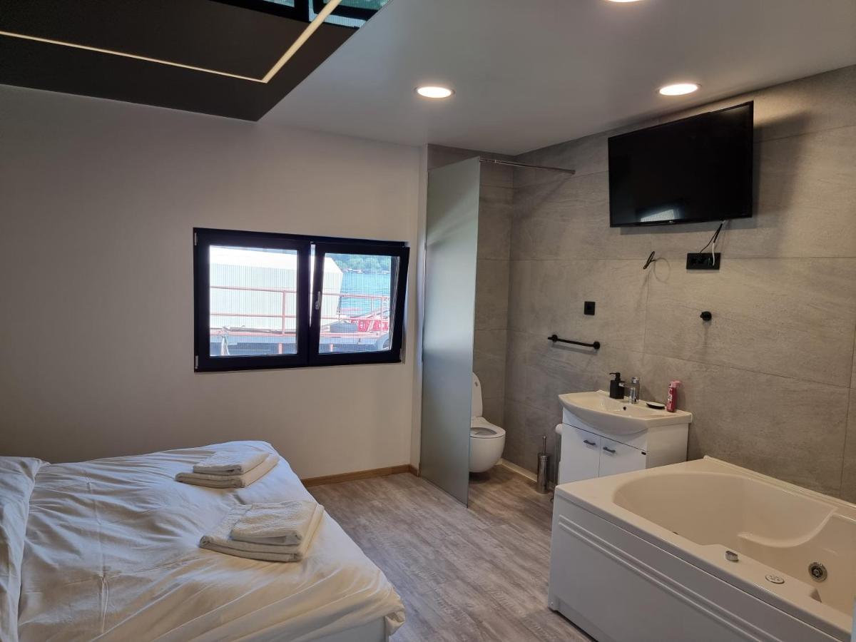 Hotel Swan Belgrado Esterno foto