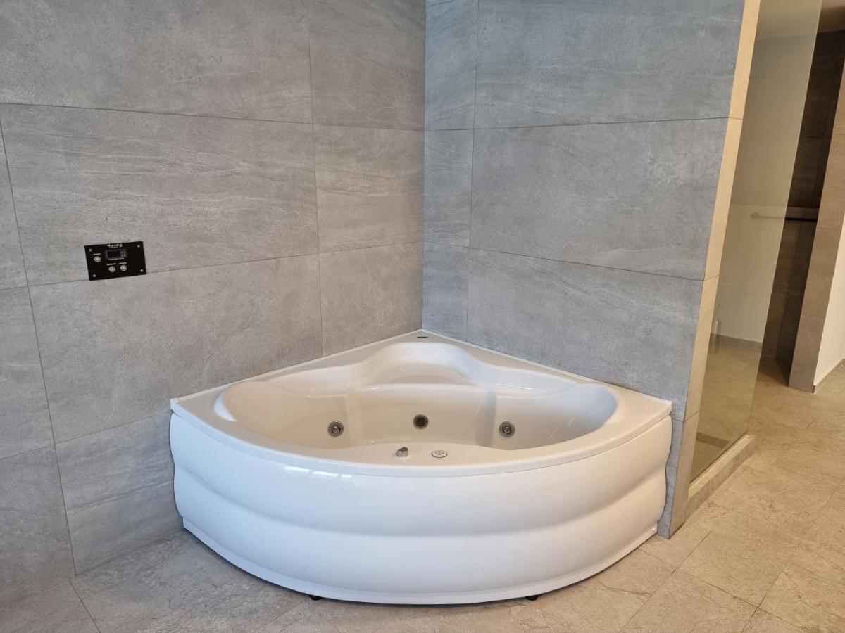 Hotel Swan Belgrado Esterno foto