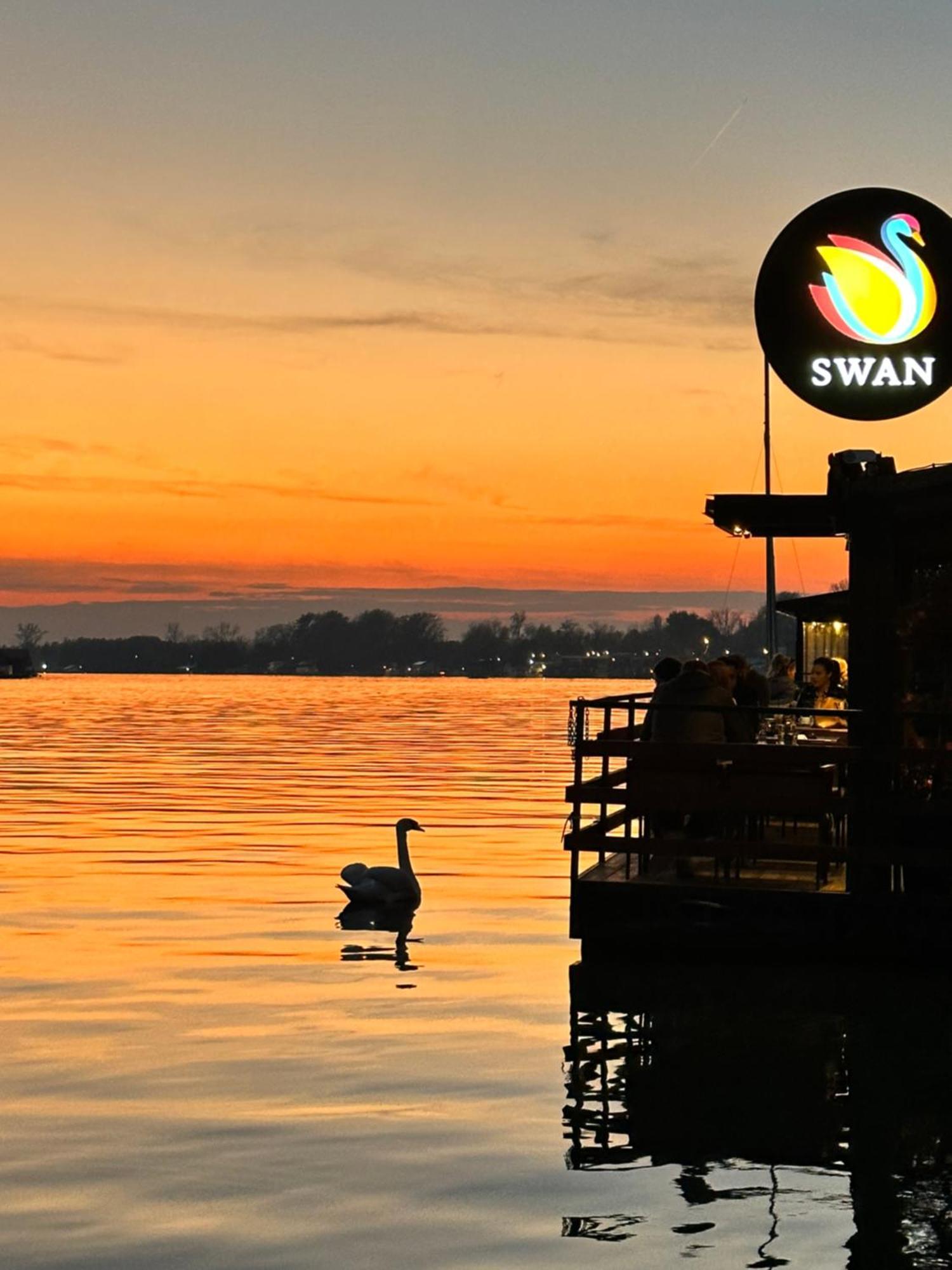 Hotel Swan Belgrado Esterno foto
